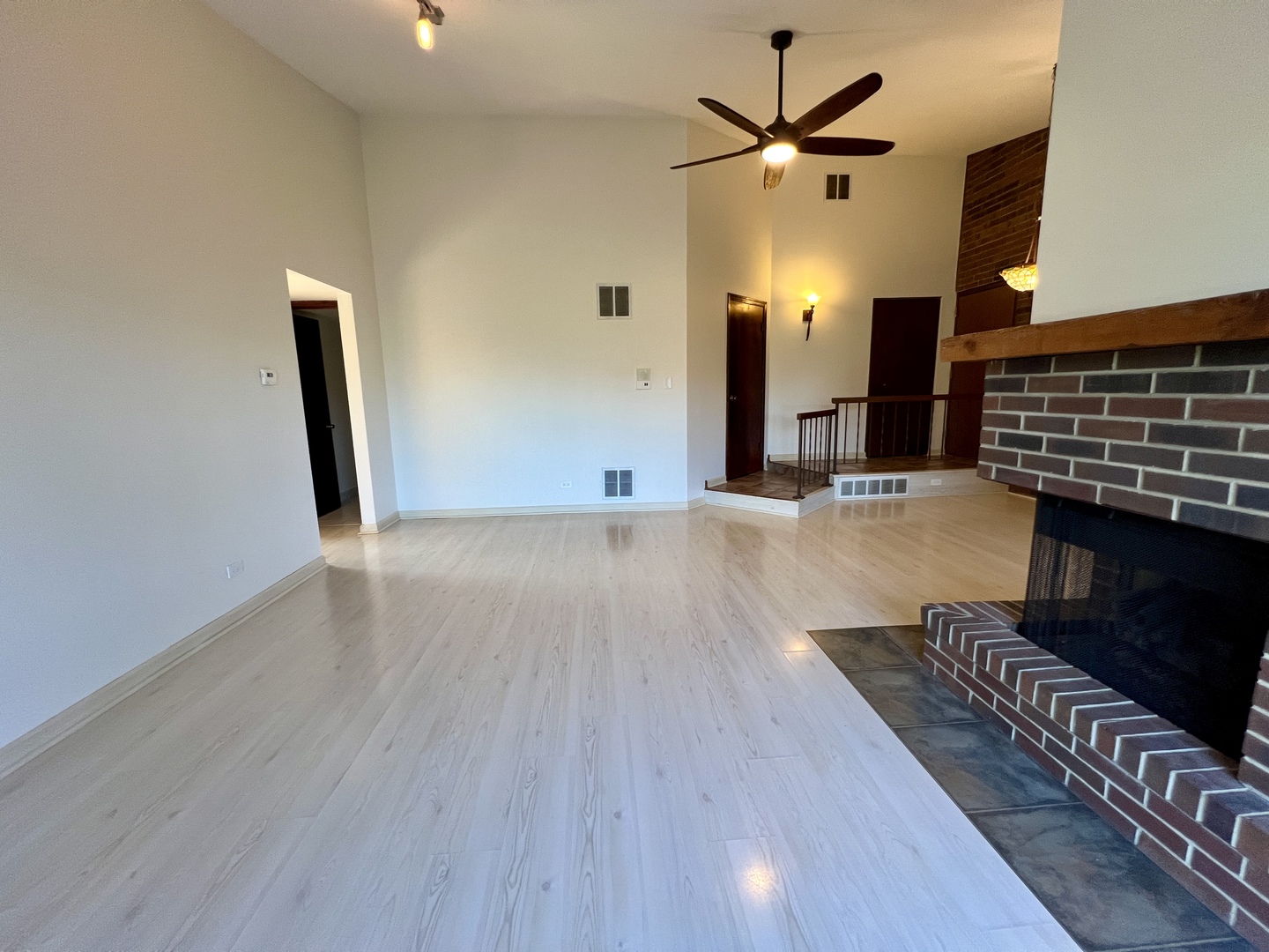 5985 Lakeside Place #302, Tinley Park, IL 60477