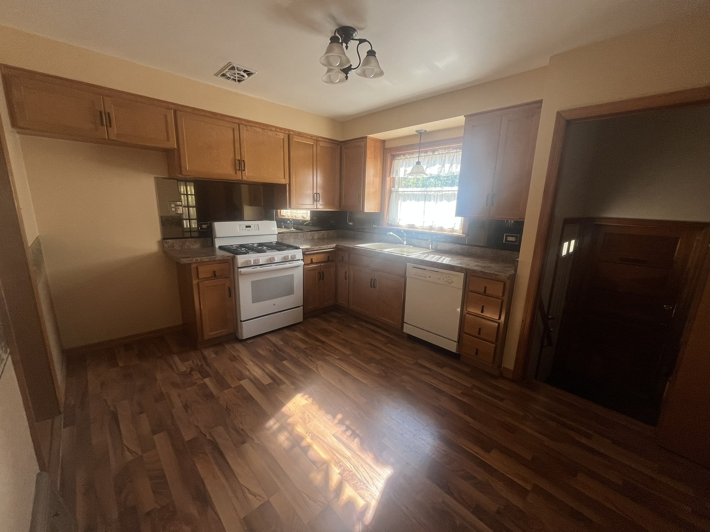 18521 Highland Avenue, Homewood, IL 60430