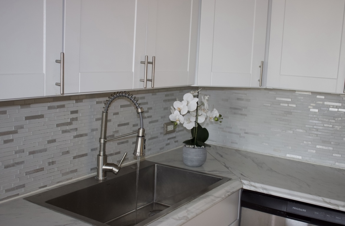 6700 S South Shore Drive #21E, Chicago, IL 60649