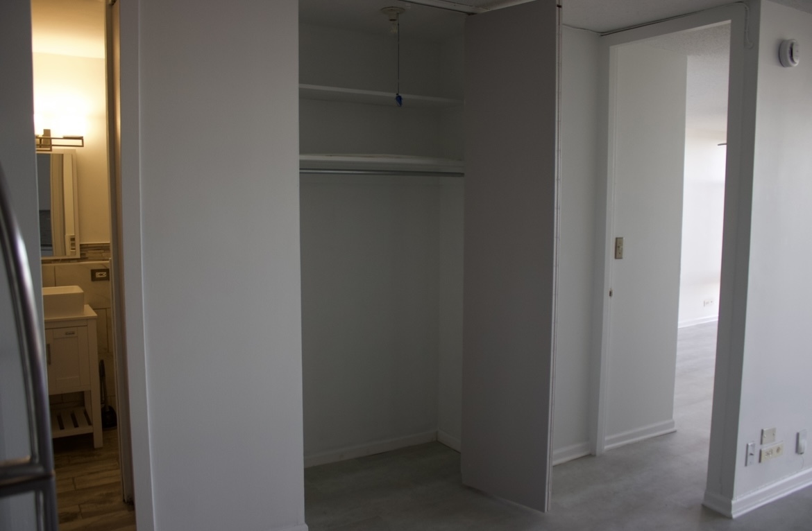 6700 S South Shore Drive #21E, Chicago, IL 60649