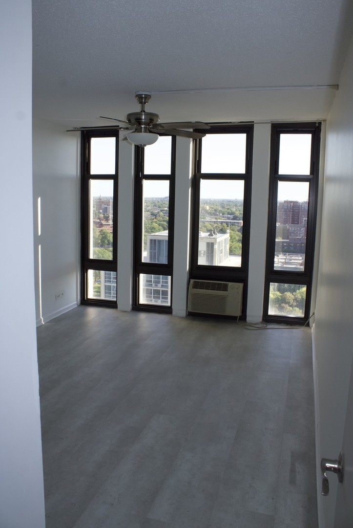 6700 S South Shore Drive #21E, Chicago, IL 60649