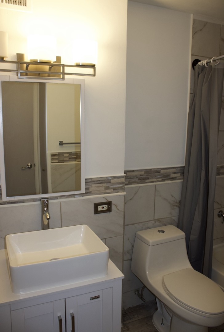 6700 S South Shore Drive #21E, Chicago, IL 60649