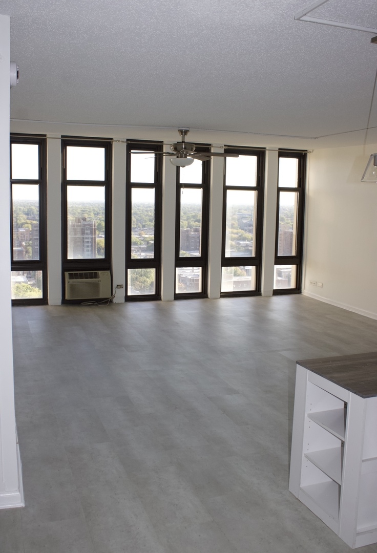 6700 S South Shore Drive #21E, Chicago, IL 60649