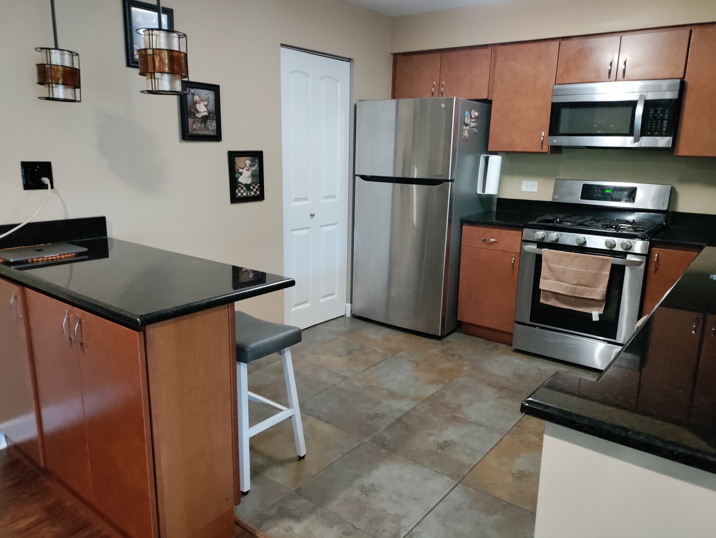 11126 Cottonwood Drive #11D, Palos Hills, IL 60465