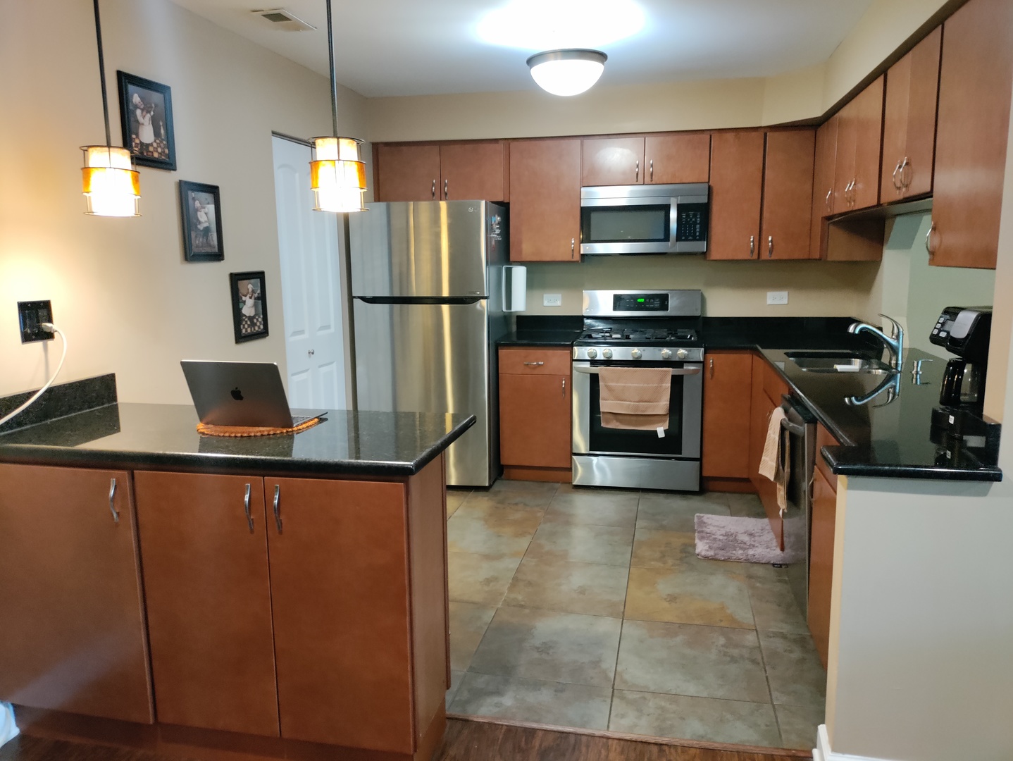 11126 Cottonwood Drive #11D, Palos Hills, IL 60465