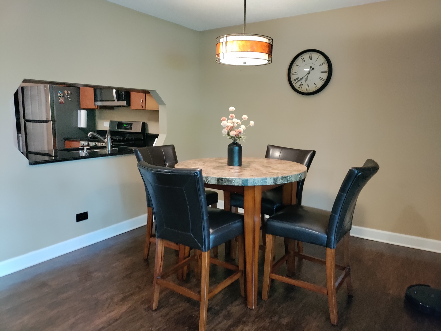 11126 Cottonwood Drive #11D, Palos Hills, IL 60465