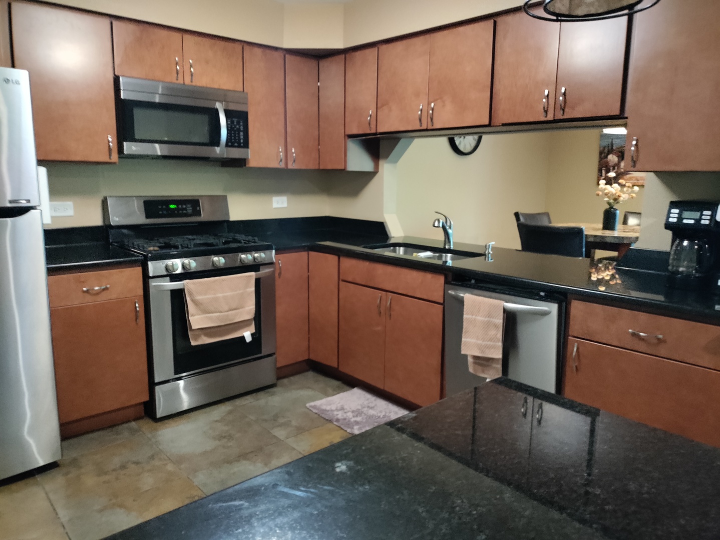 11126 Cottonwood Drive #11D, Palos Hills, IL 60465