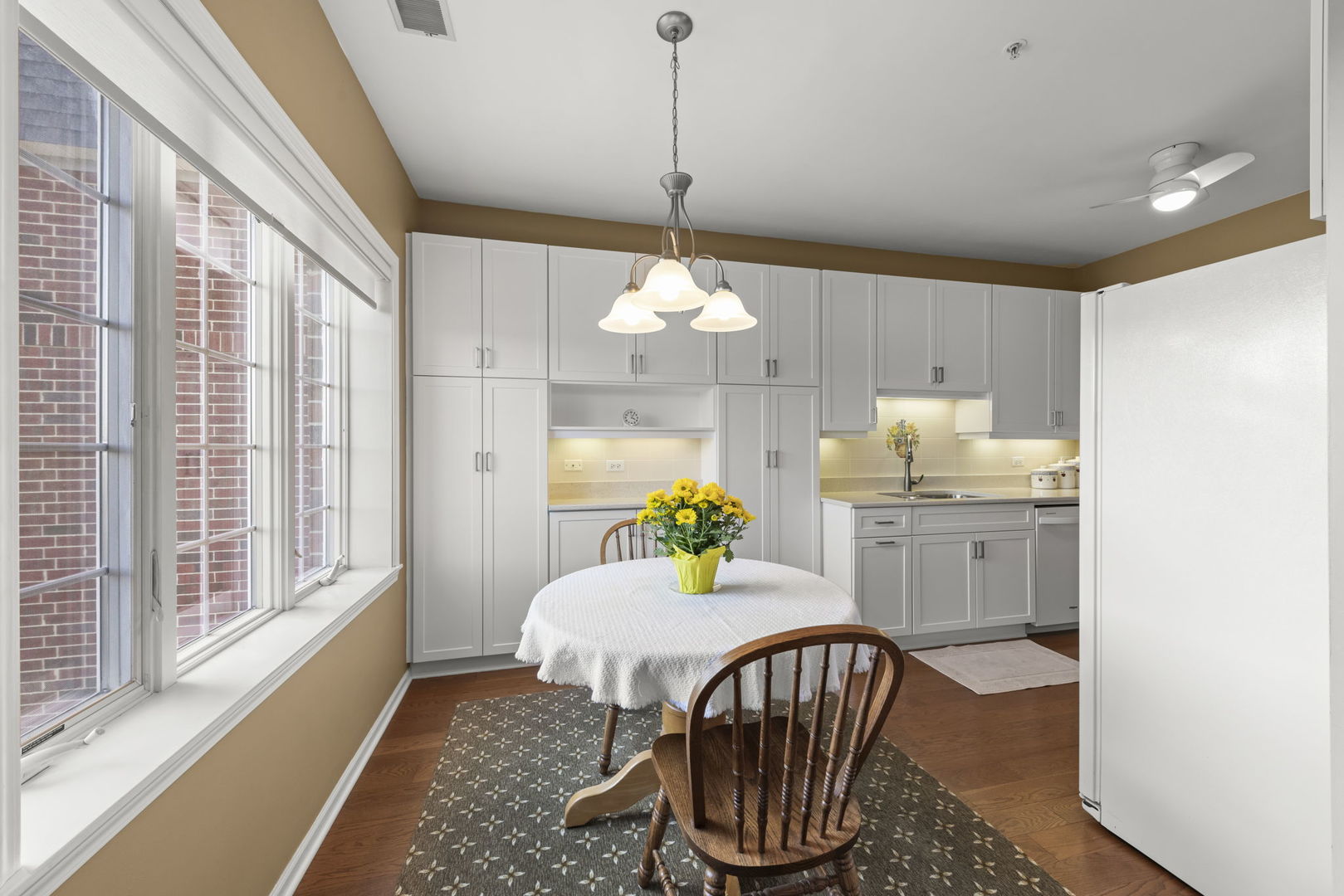 501 Forest Avenue #508, Glen Ellyn, IL 60137