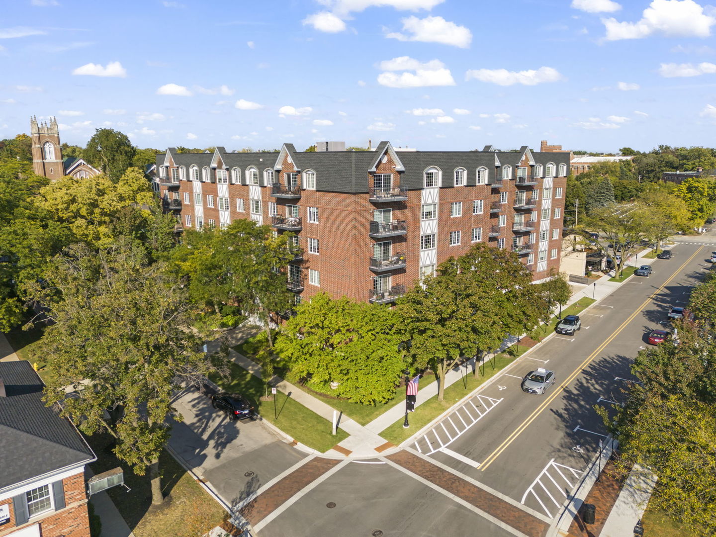 501 Forest Avenue #508, Glen Ellyn, IL 60137