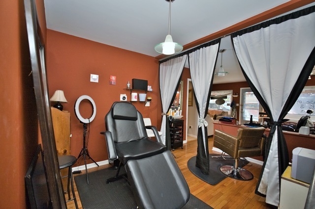 5728 W Higgins Avenue, Chicago, IL 60630