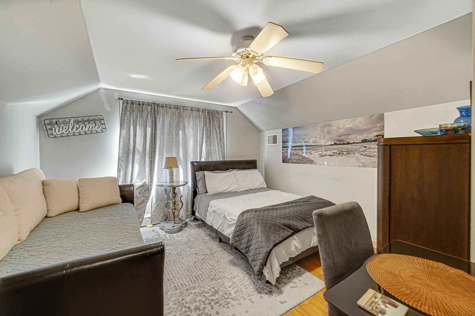 5728 W Higgins Avenue, Chicago, IL 60630