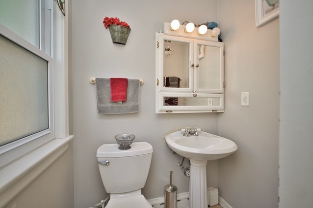 5728 W Higgins Avenue, Chicago, IL 60630