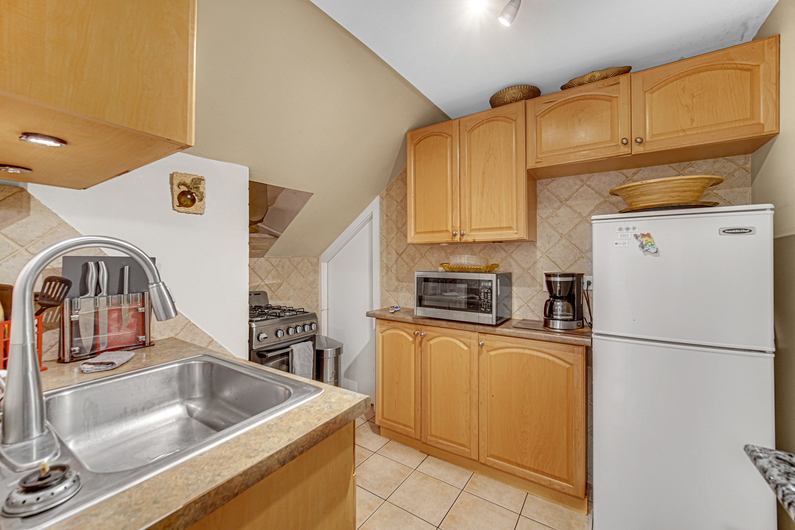 5728 W Higgins Avenue, Chicago, IL 60630