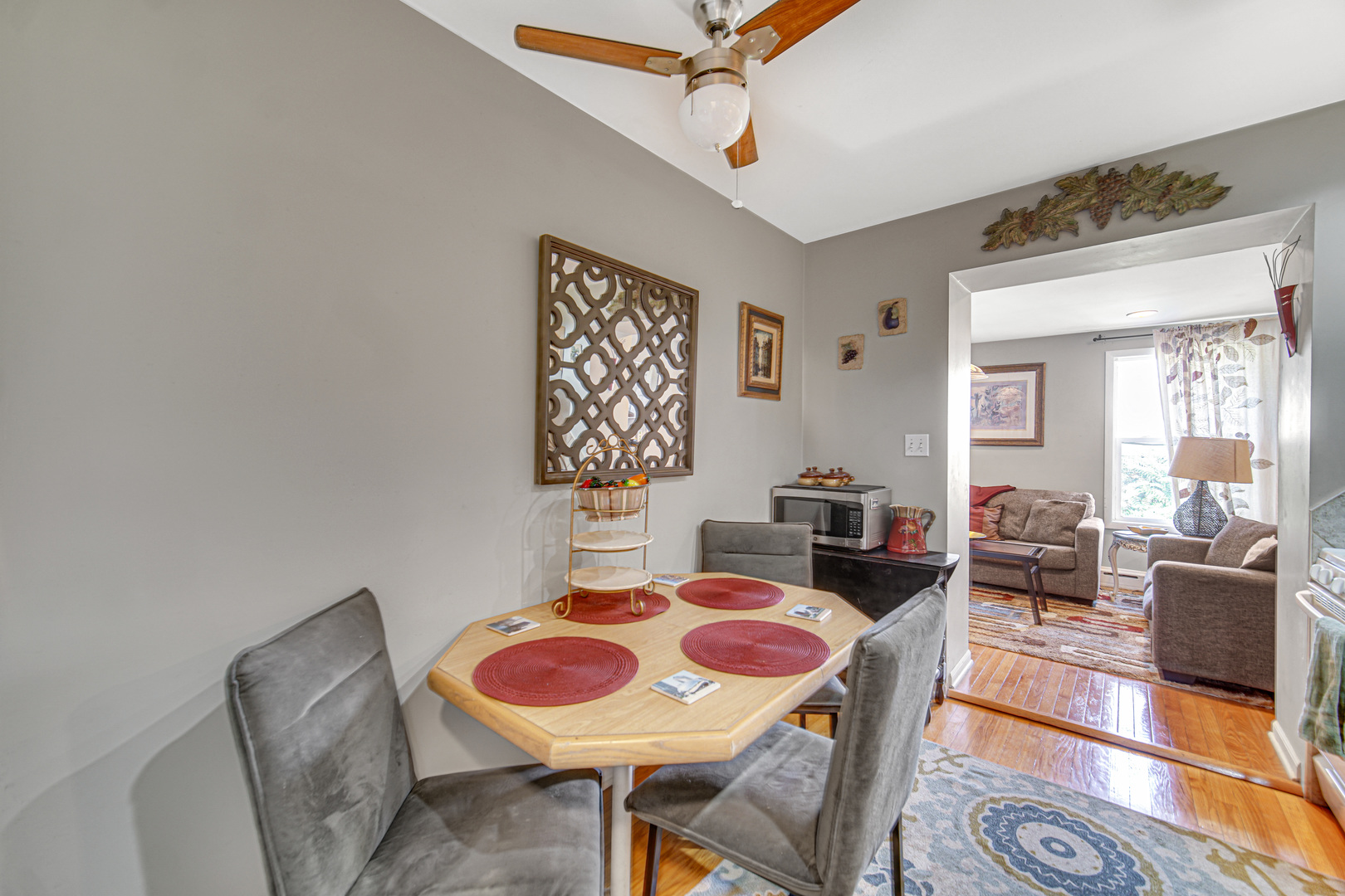 5728 W Higgins Avenue, Chicago, IL 60630