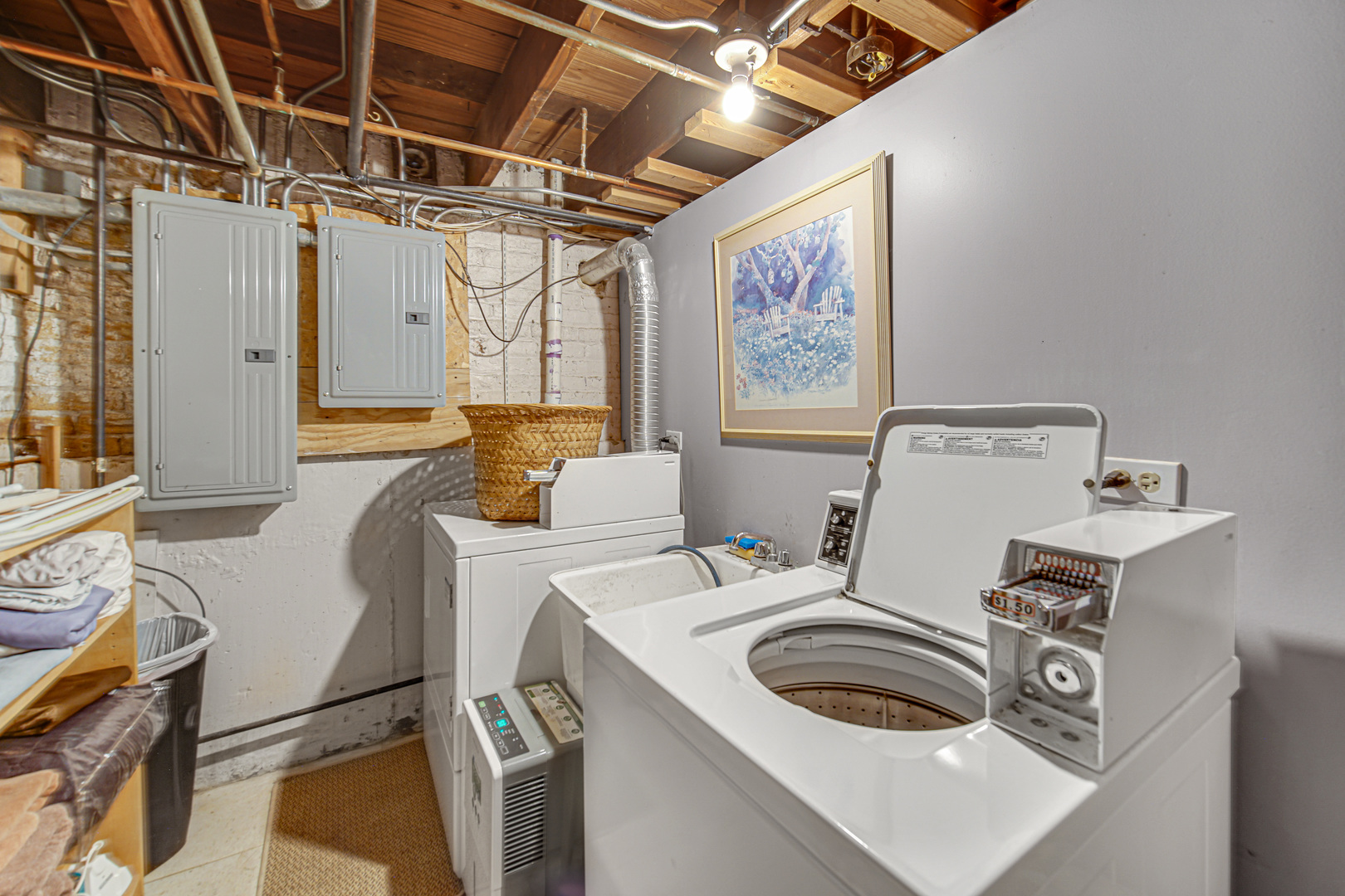 5728 W Higgins Avenue, Chicago, IL 60630