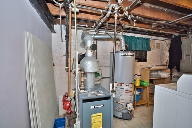 5728 W Higgins Avenue, Chicago, IL 60630