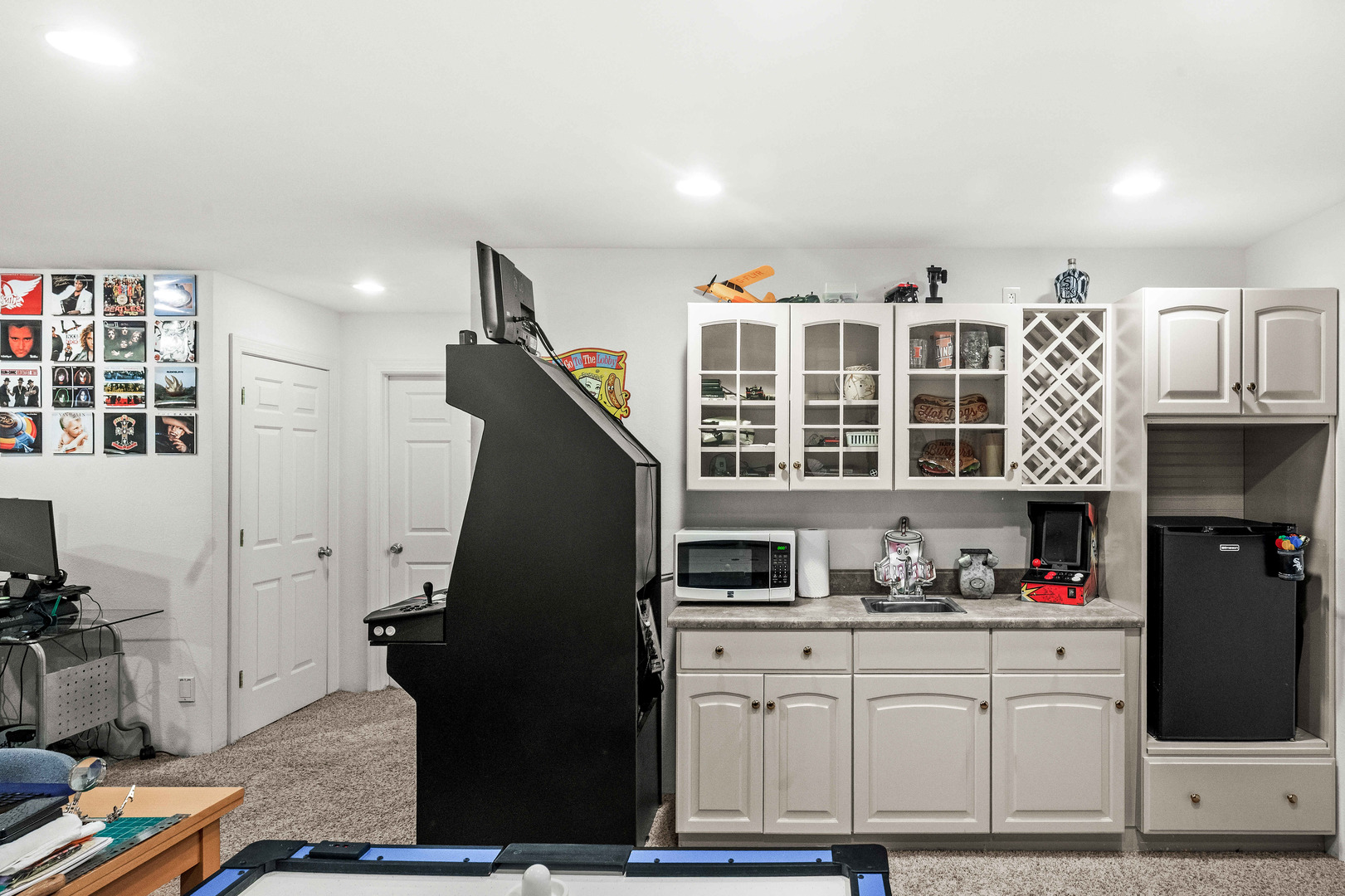 3 Strawberry Road, Bloomington, IL 61704