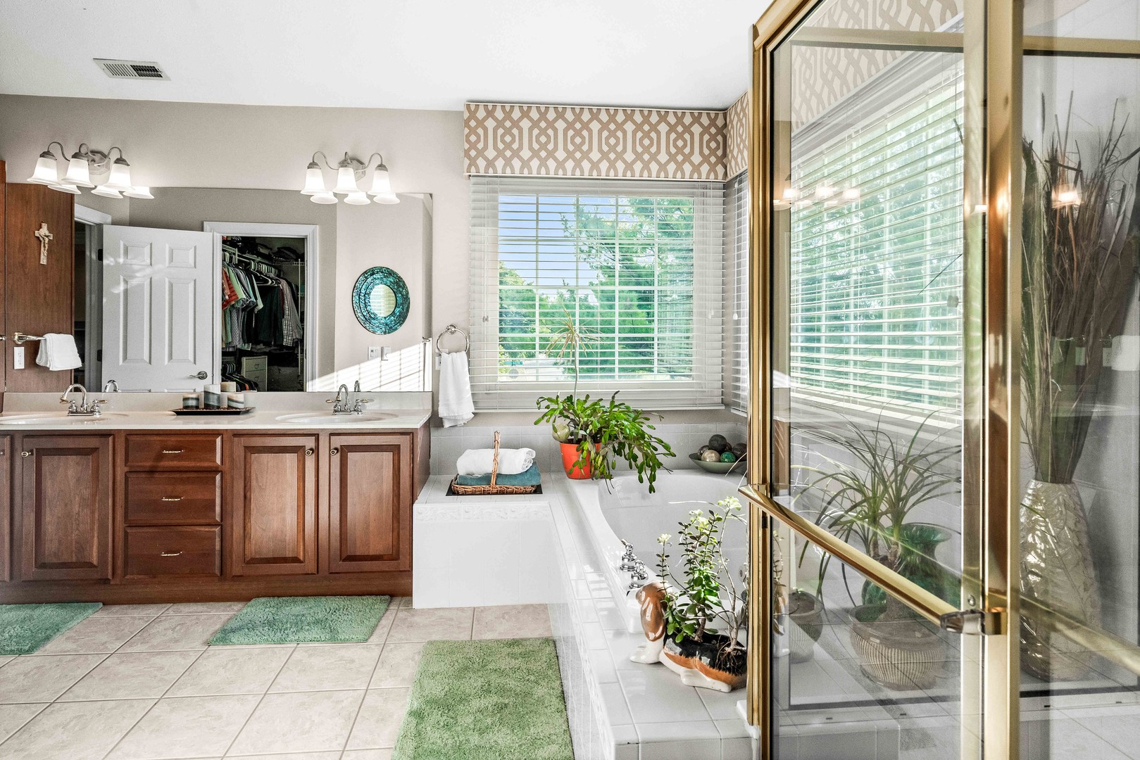 3 Strawberry Road, Bloomington, IL 61704