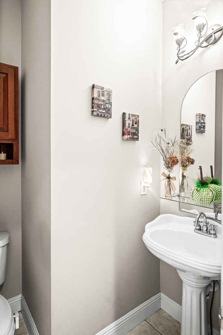 3 Strawberry Road, Bloomington, IL 61704