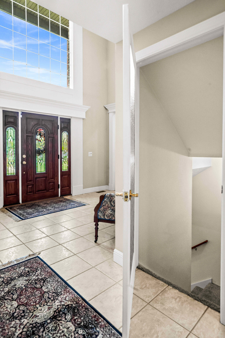 3 Strawberry Road, Bloomington, IL 61704