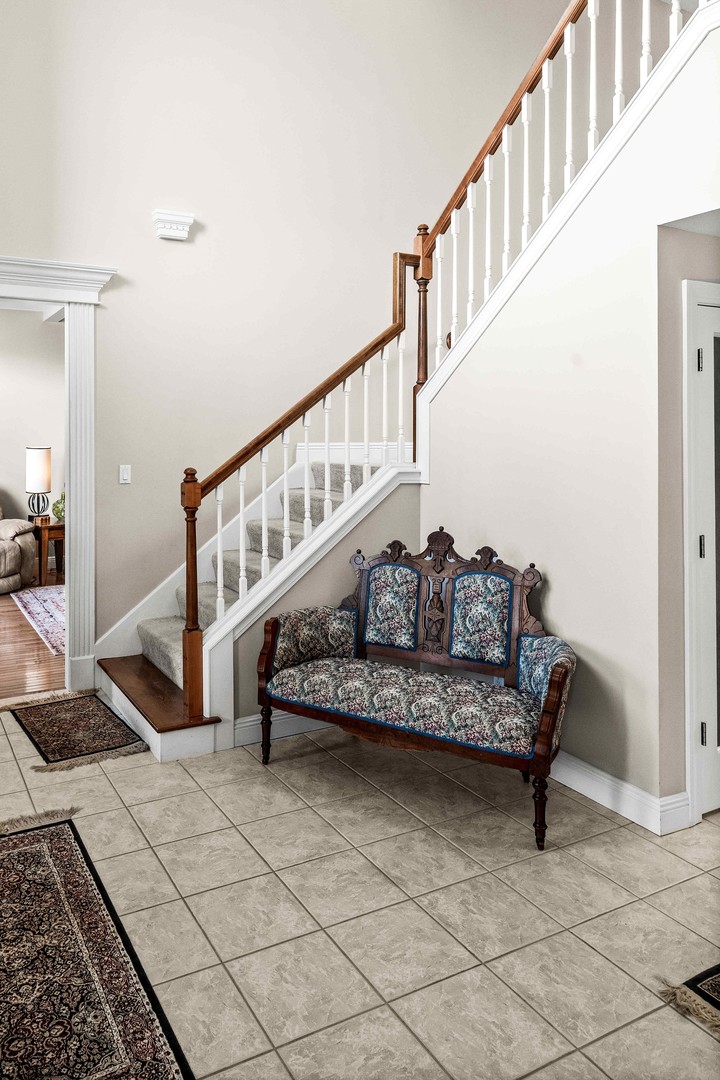 3 Strawberry Road, Bloomington, IL 61704