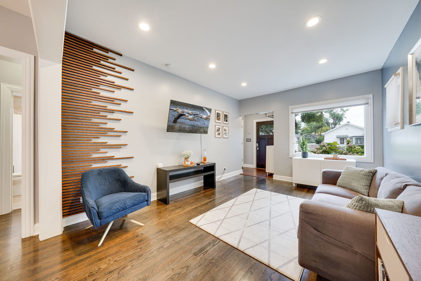 1107 E Prairie Avenue, Des Plaines, IL 60016