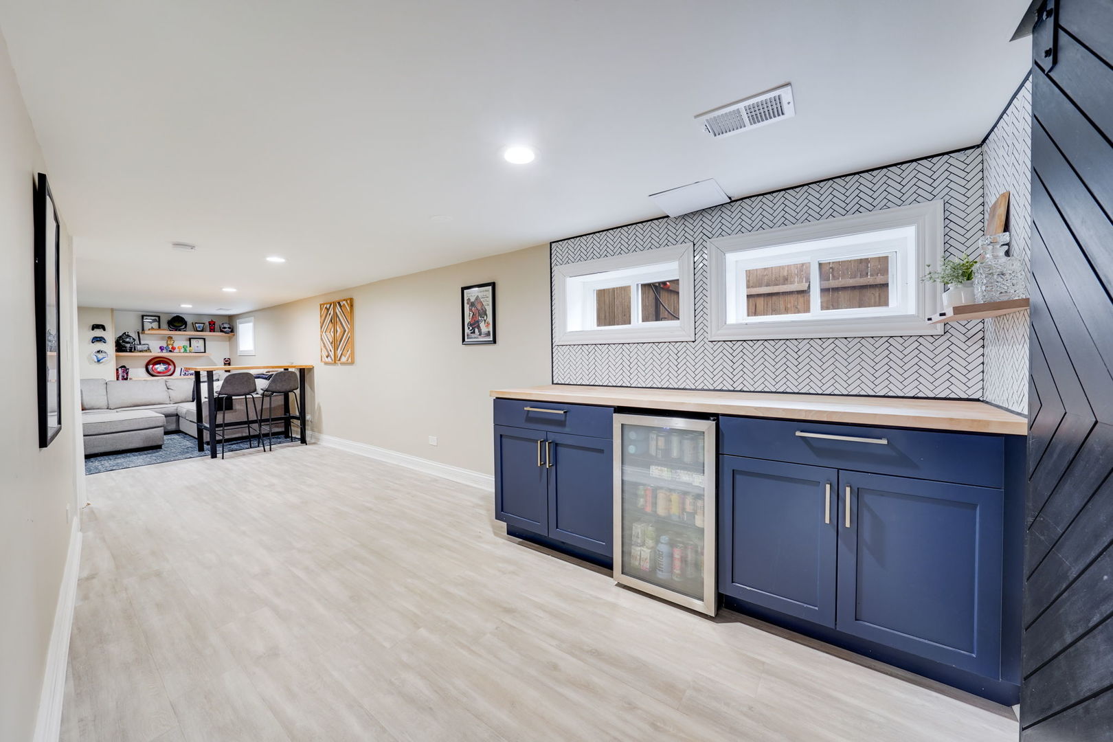 1107 E Prairie Avenue, Des Plaines, IL 60016