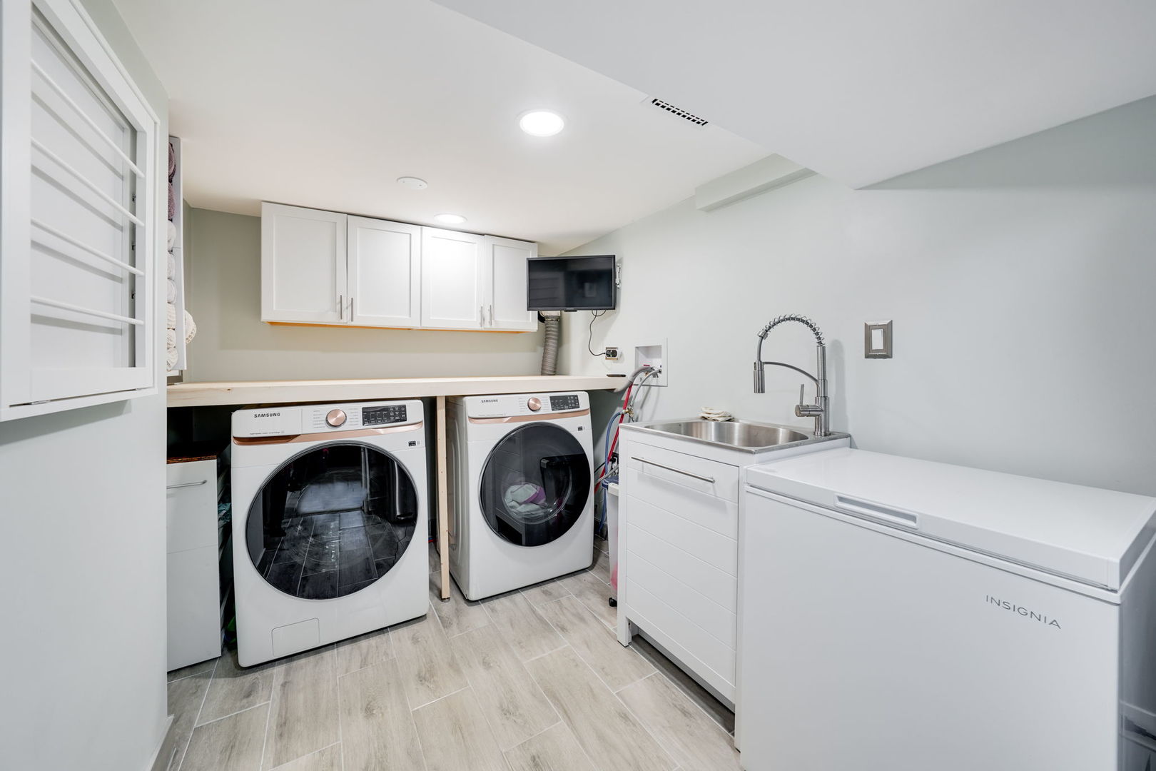 1107 E Prairie Avenue, Des Plaines, IL 60016