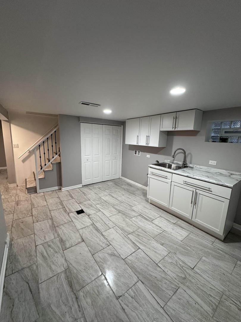 11339 S Avenue M Avenue, Chicago, IL 60617