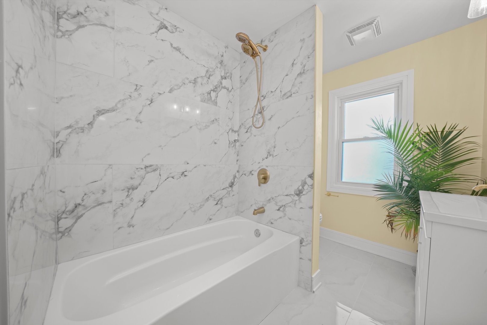 37 N LOCKWOOD Avenue, Chicago, IL 60644