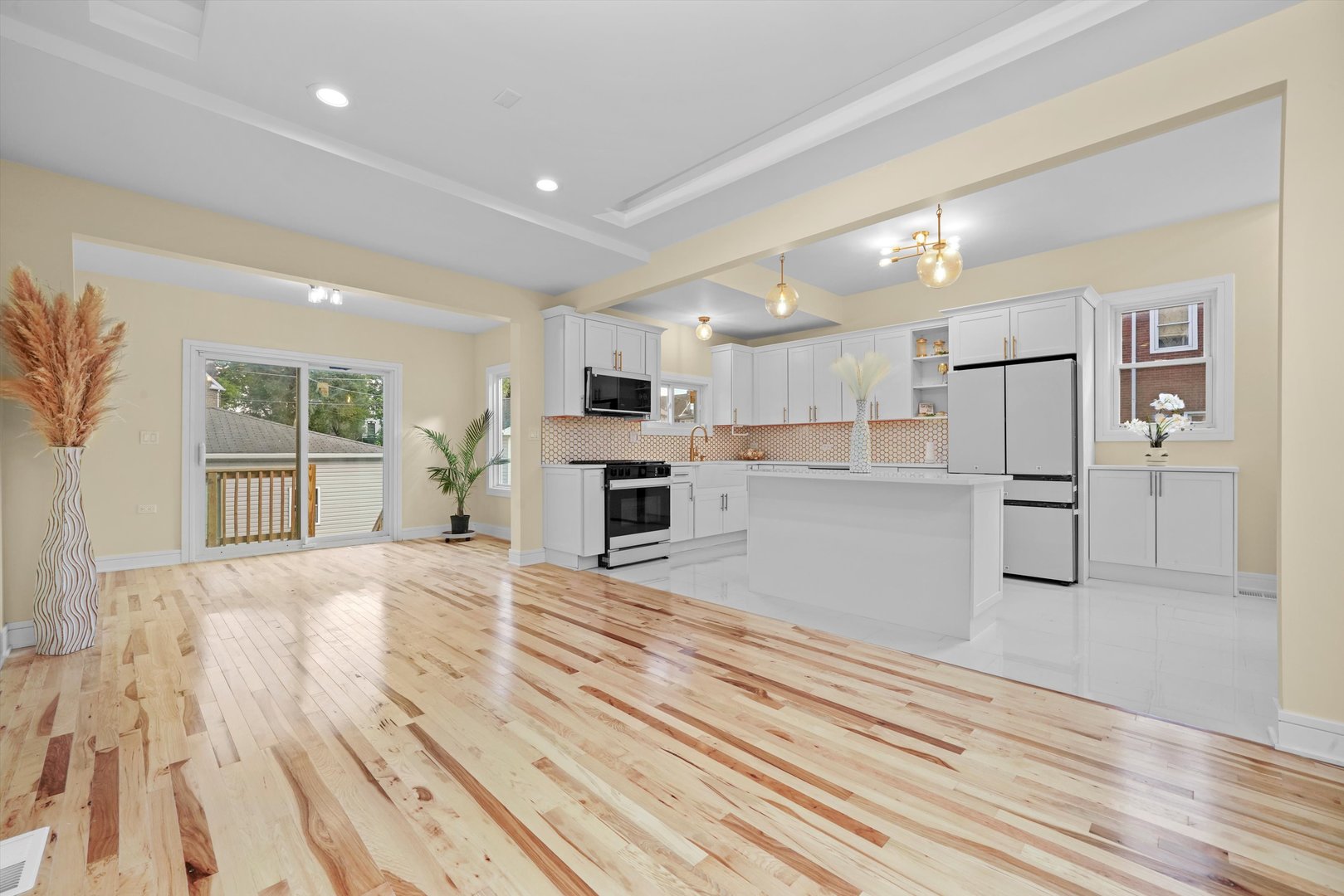 37 N LOCKWOOD Avenue, Chicago, IL 60644