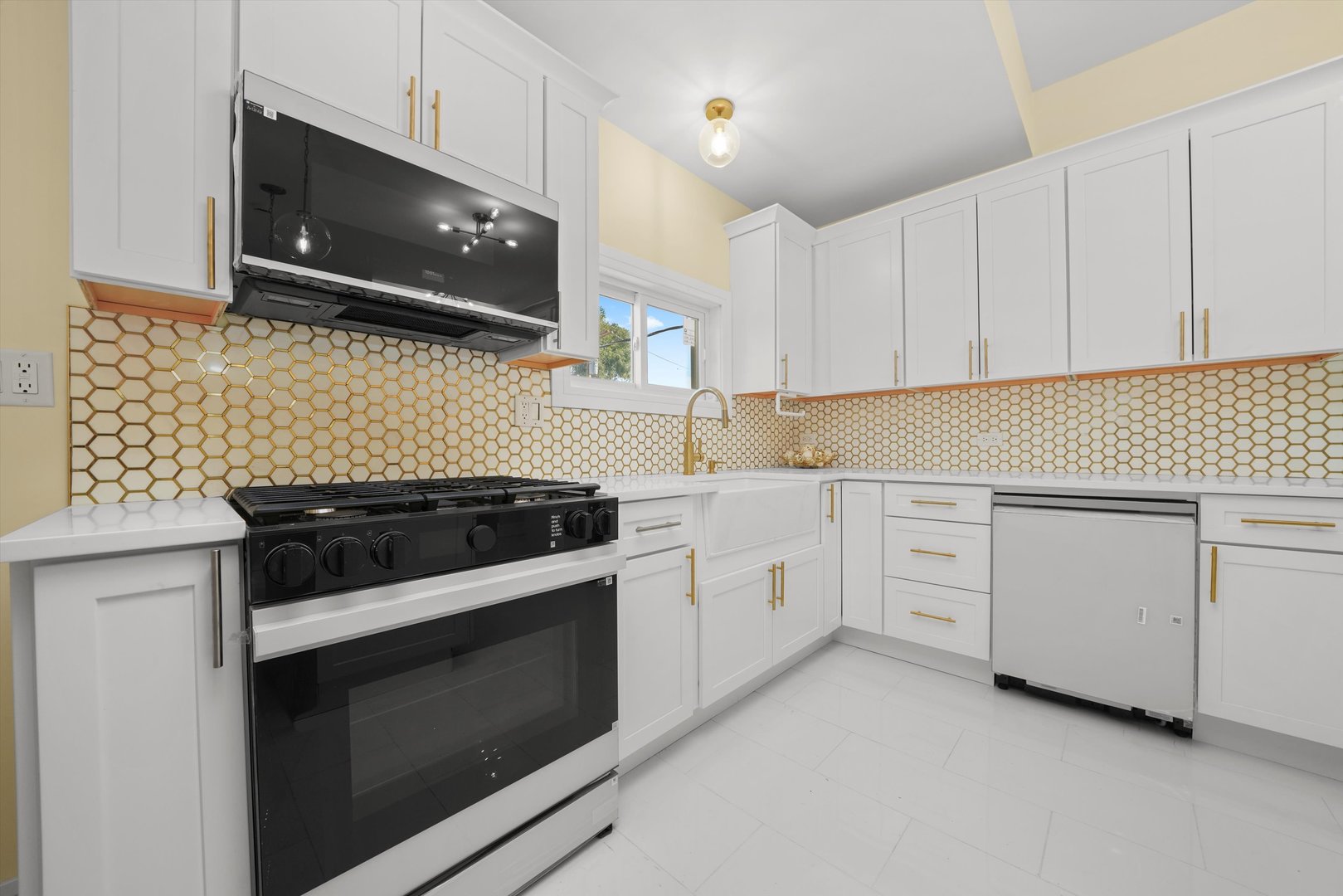 37 N LOCKWOOD Avenue, Chicago, IL 60644