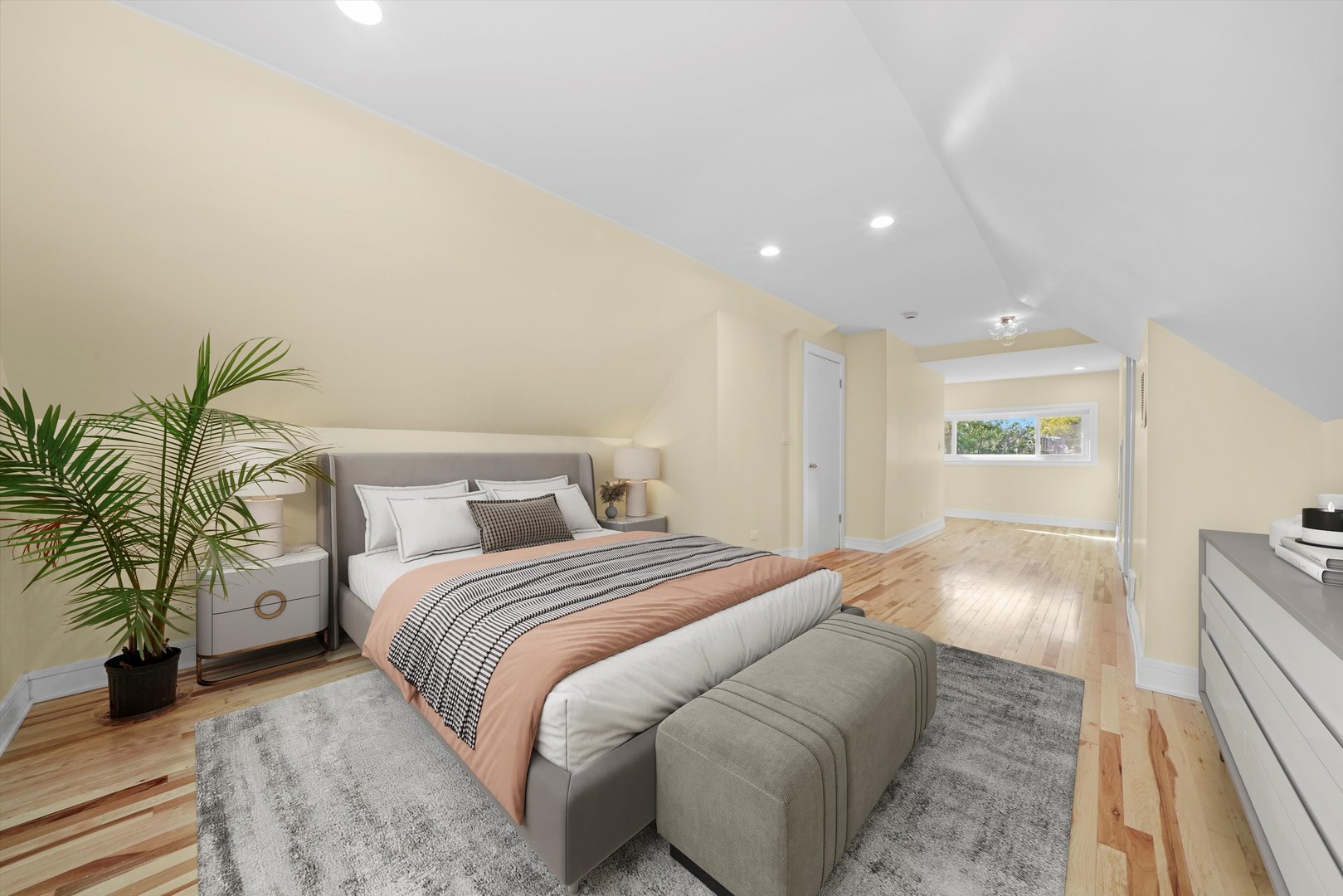 37 N LOCKWOOD Avenue, Chicago, IL 60644