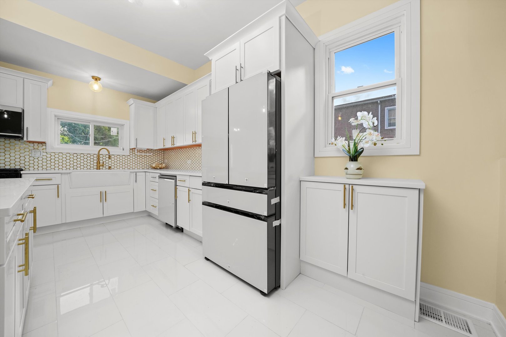 37 N LOCKWOOD Avenue, Chicago, IL 60644