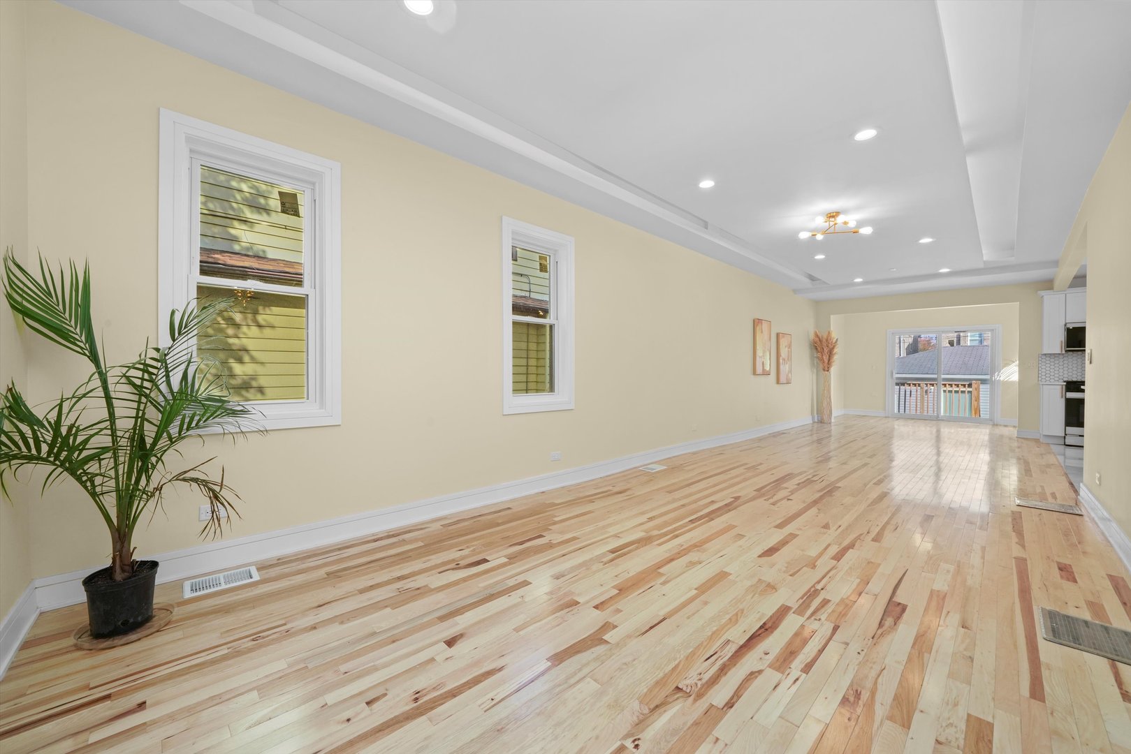 37 N LOCKWOOD Avenue, Chicago, IL 60644