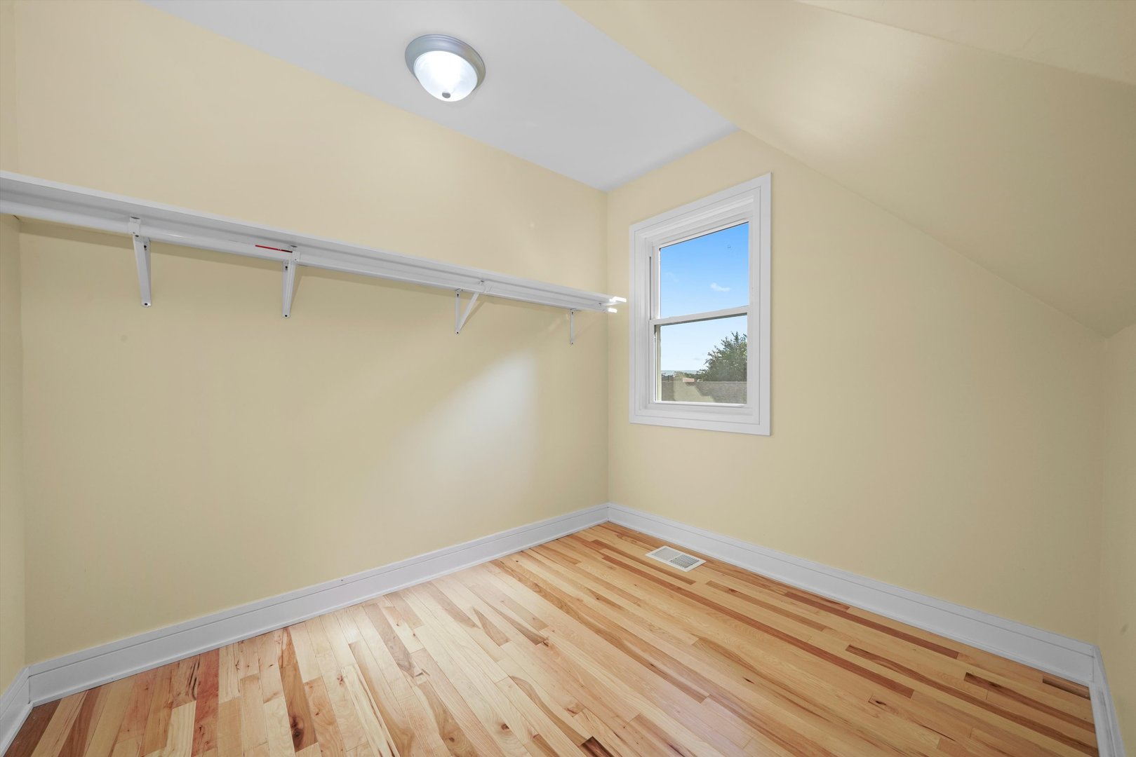 37 N LOCKWOOD Avenue, Chicago, IL 60644