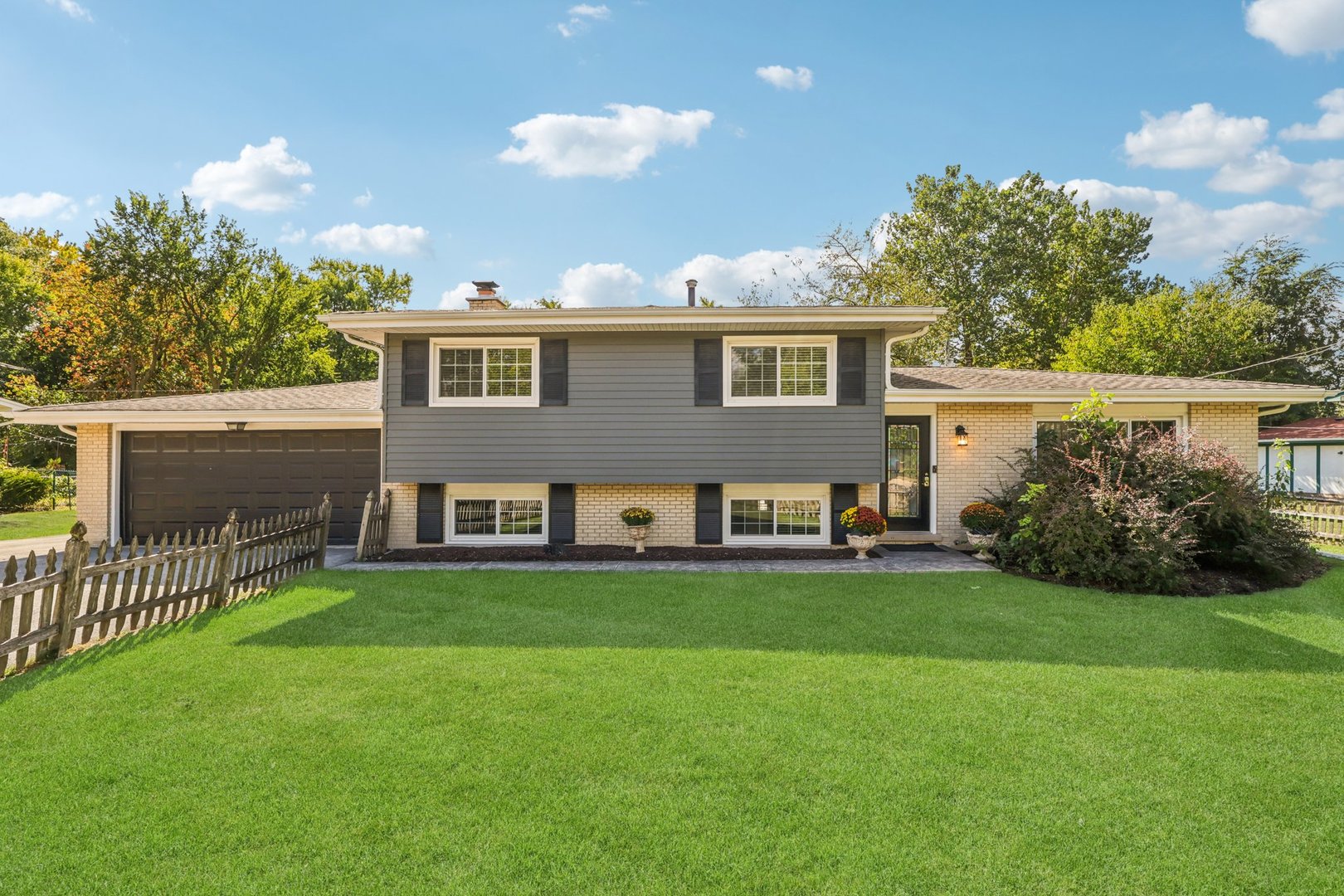 28 E 55th Street, Hinsdale, IL 60521