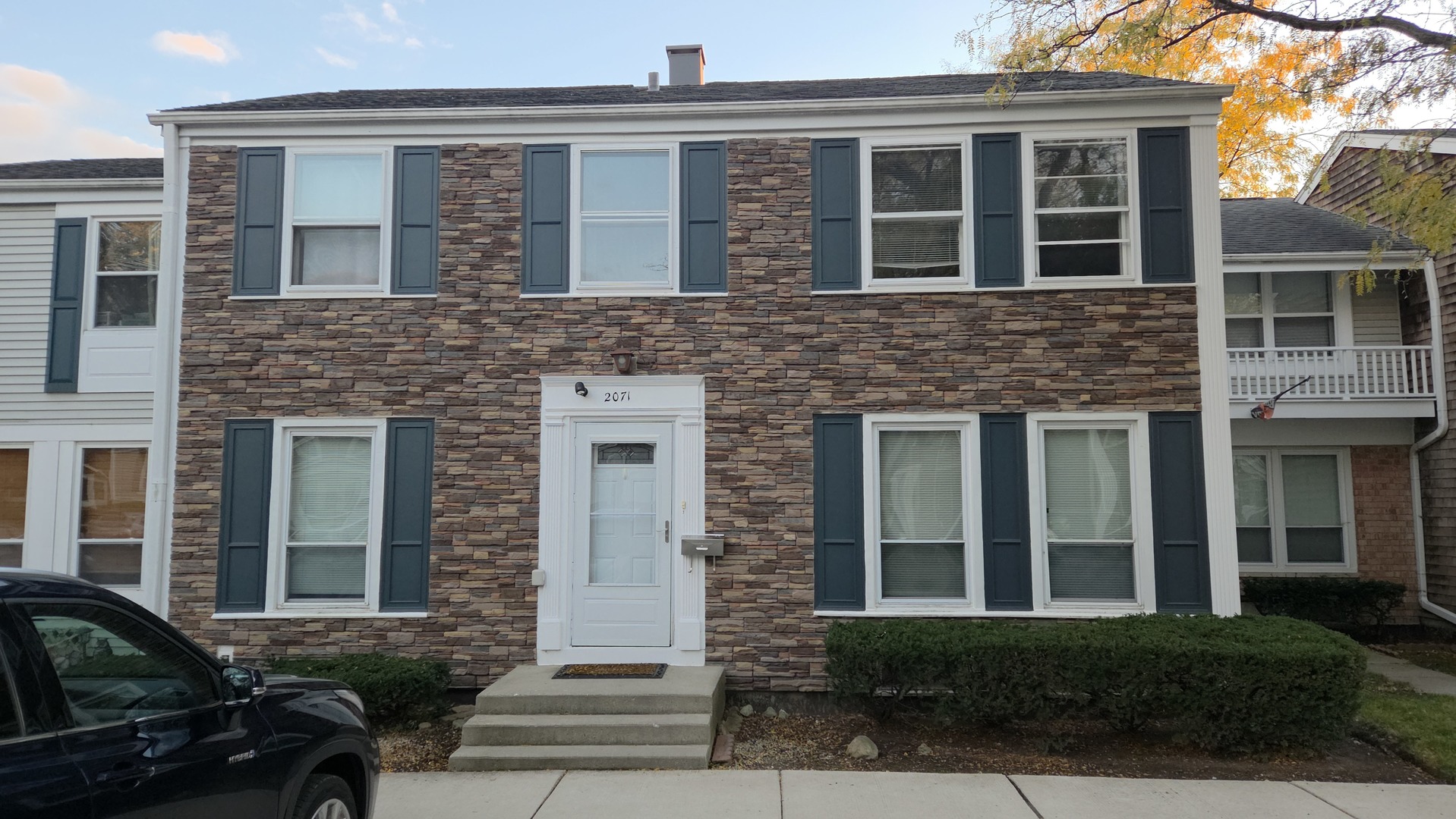 2071 Danbury Place, Hoffman Estates, IL 60169