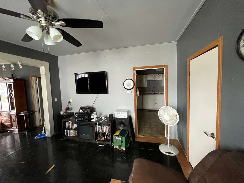 717 W England Street, Taylorville, IL 62568
