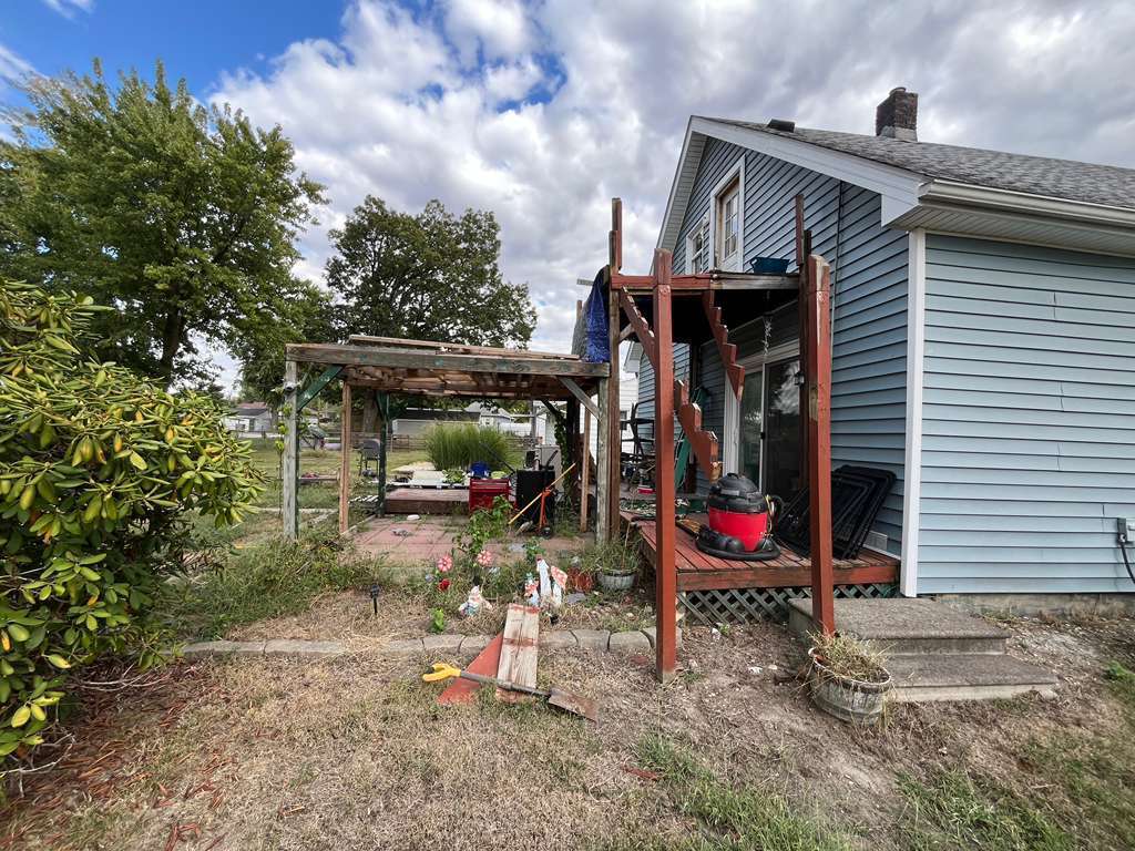 717 W England Street, Taylorville, IL 62568