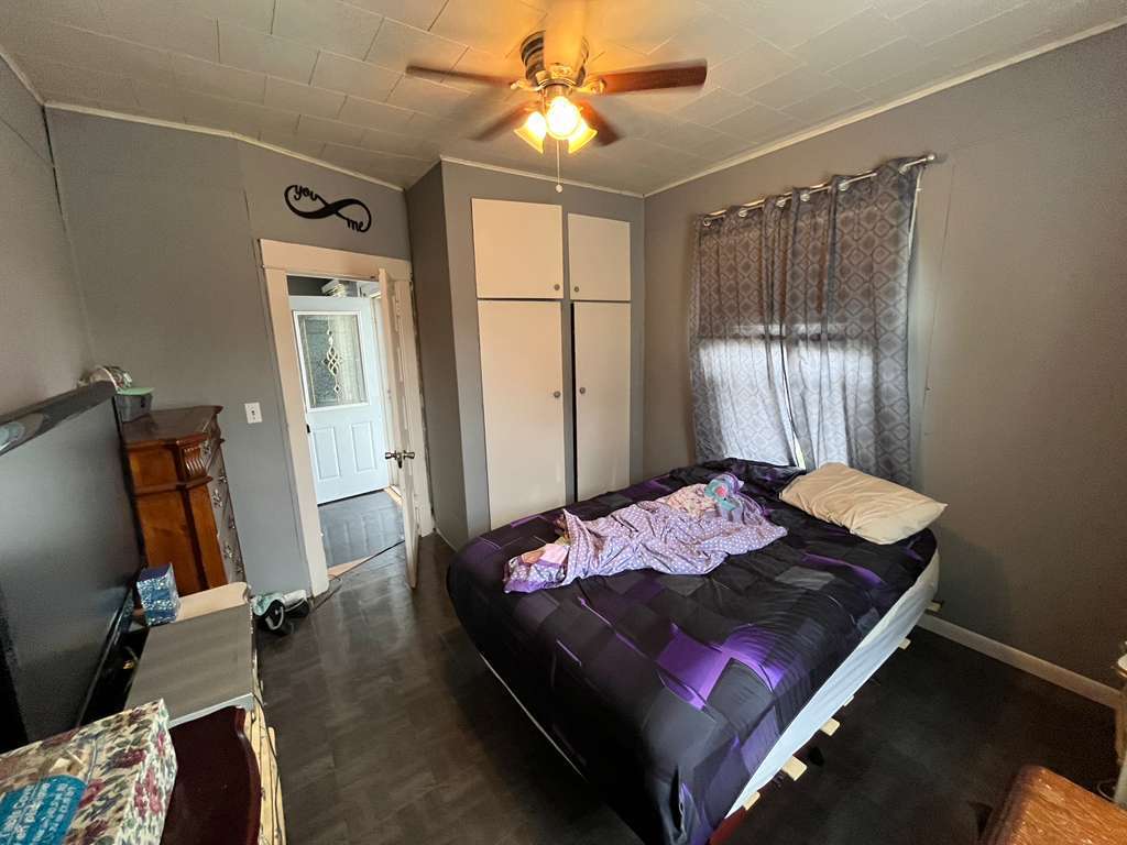717 W England Street, Taylorville, IL 62568