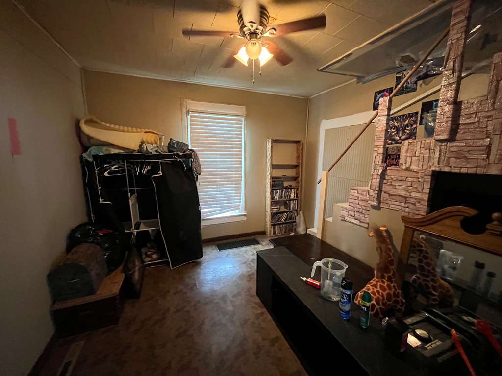 717 W England Street, Taylorville, IL 62568