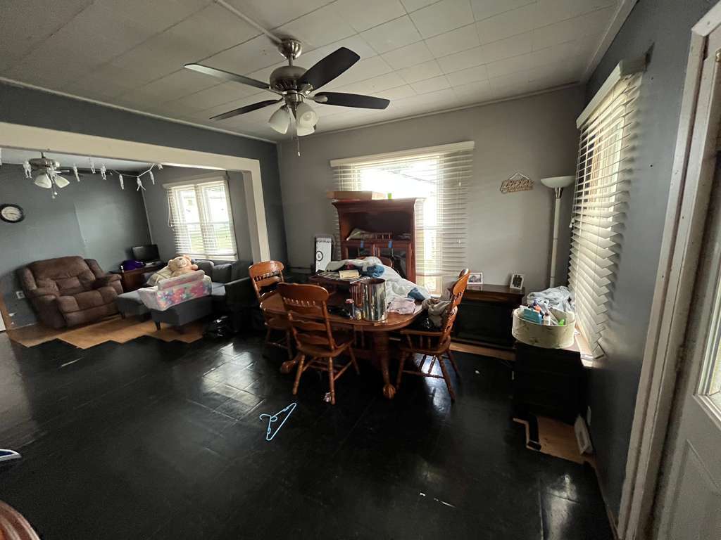 717 W England Street, Taylorville, IL 62568