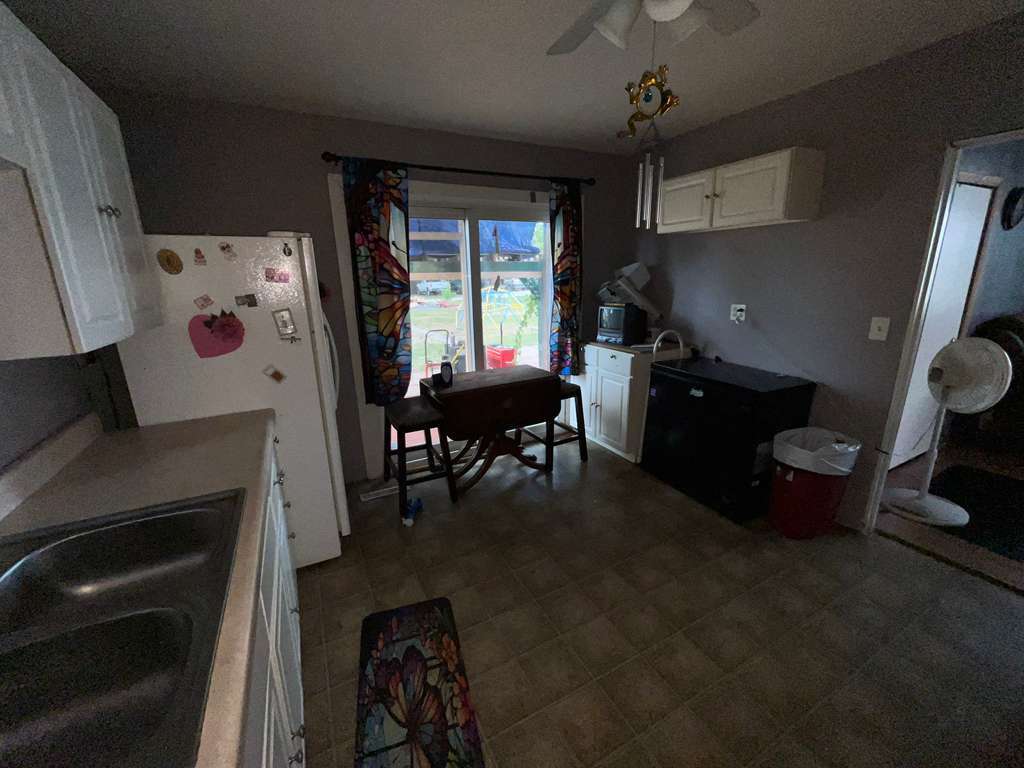 717 W England Street, Taylorville, IL 62568