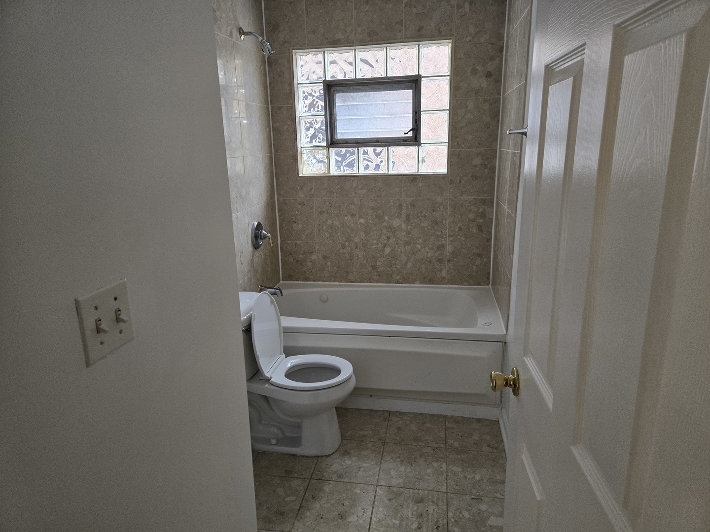 1540 W CHASE Street #2W, Chicago, IL 60626