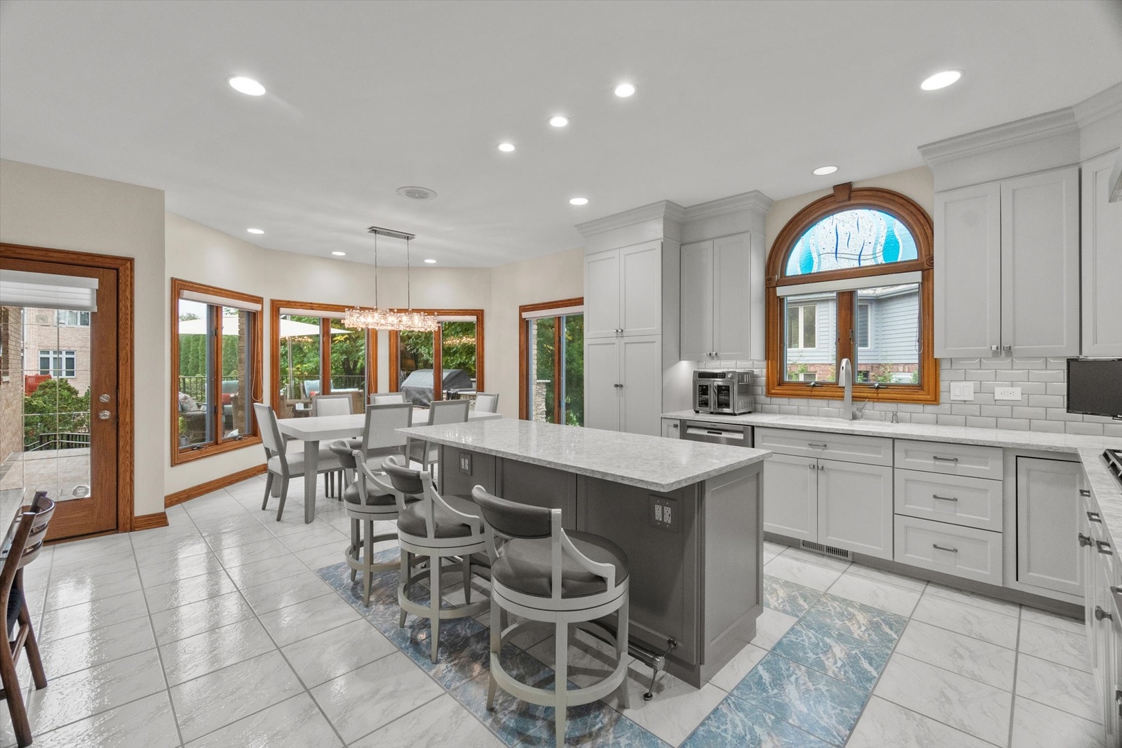 15225 Willow Creek Lane, Orland Park, IL 60467