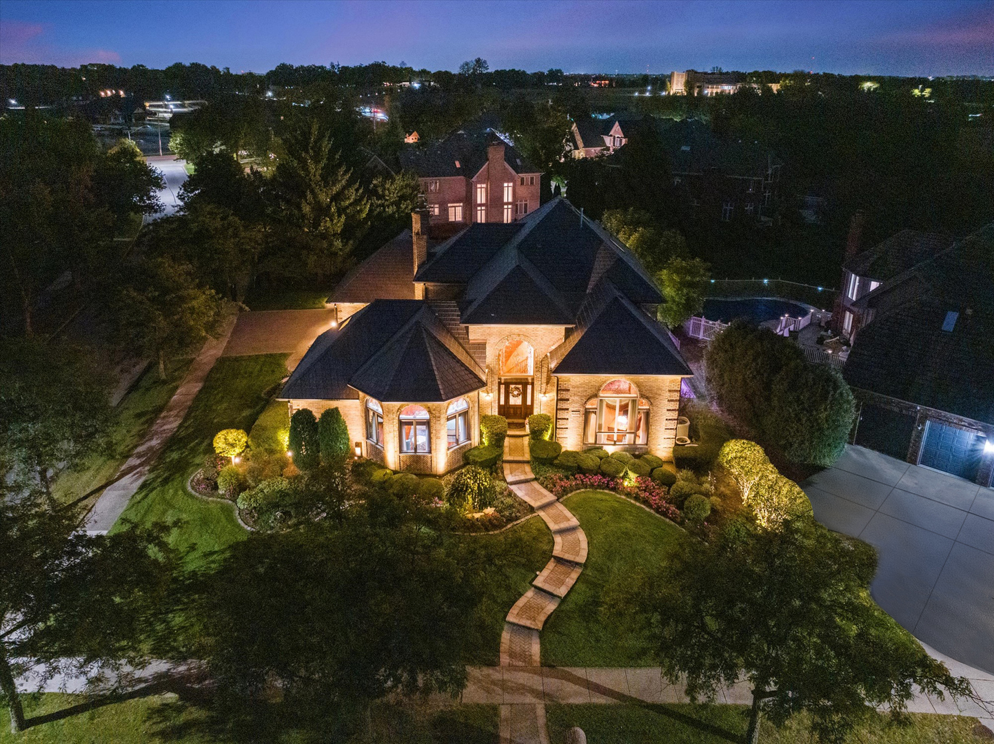 15225 Willow Creek Lane, Orland Park, IL 60467