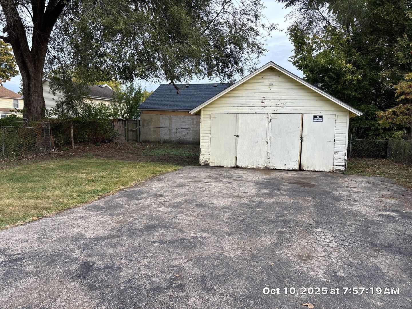 548 E New York Street, Aurora, IL 60505
