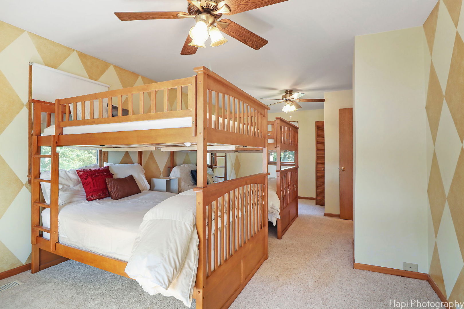 42385 N Woodbine Avenue, Antioch, IL 60002