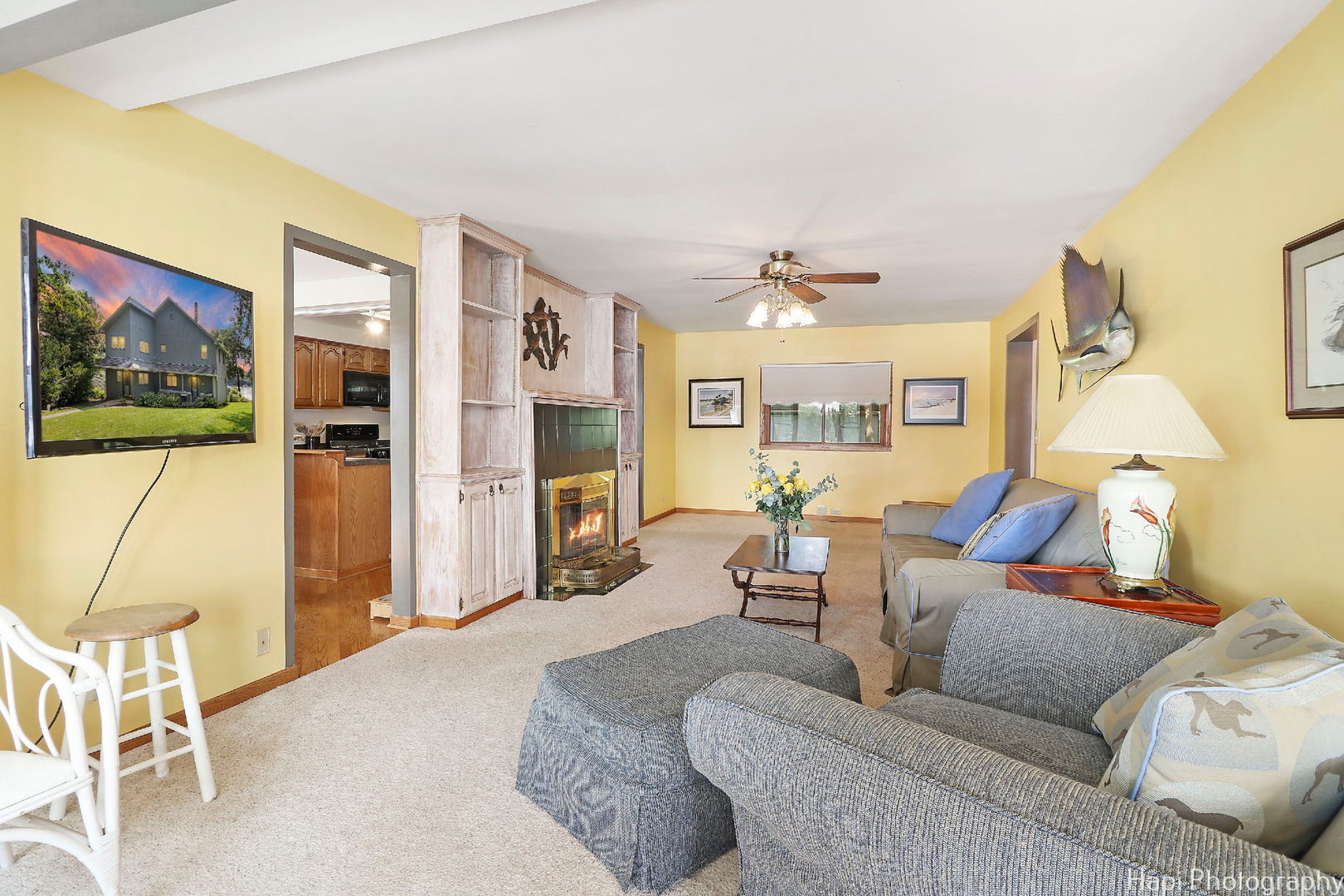 42385 N Woodbine Avenue, Antioch, IL 60002